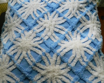 Queen blue and white chenille bedspread / could work on a full bed or double bed