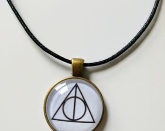 Harry Potter - deathly hallows necklace