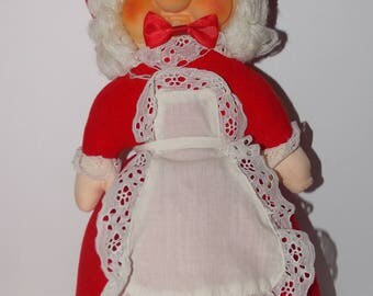 mr and mrs claus plush dolls