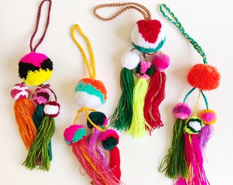 Mexican pom pom, Pom pom bag charm, Pom pom tassel, Pom pom, Mexican tassel, Pom pom charm, Mexican pom pom garland, Mexican pom pom charm