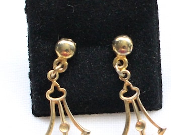 PE # 114 Vintage Gold Tone Baroque Renaissance Look Dangle Drop Earrings