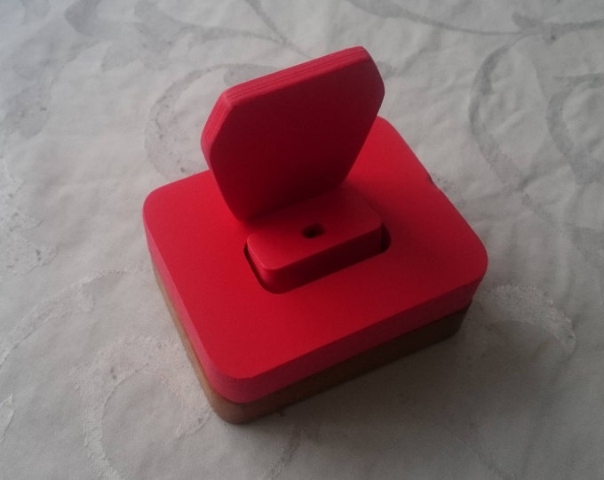 iphone docking station for Apple stand IDOQQ uno Red Wooden Station, iphone 5, 6, 7, 8