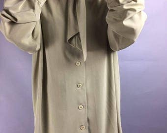 Vintage blouse 70s vintage Green blouse Large blouse Long sleeve blouse Tie at the neck blouse Ladies shirt 70s blouse Office wear Shirt