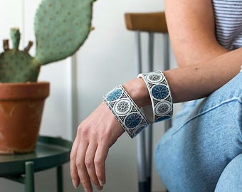 StayGoldMaryRose - Beautiful blue 70's pattern china stacking bangle.