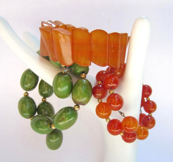 Three BAKELITE tested Green, Carnelian/Amber, & Caramel stretch BRACELETS ~96 gms of fun, vintage costume jewelry