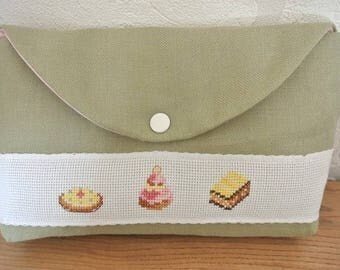 Case makeup 'Pistachio' pastry embroidered