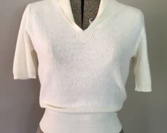 Lovely Cream 1950's Lambs Wool Sweater