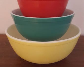 Pyrex Primary Color Mixing Bowl Set