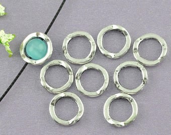 10 flat round connectors - setting for 6mm beads - silver color