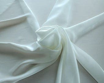 1712-002 - Crepe Satin silk 100%, width 135/140 cm, made in Italy, dry cleaning, weight 100 gr