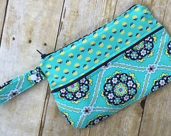 Wet and Dry Bag, travel bag, cloth pad bag, toiletry bag, cosmetic bag, momma cloth bag, pul bag, menstrual bag, reusable cloth pad bag