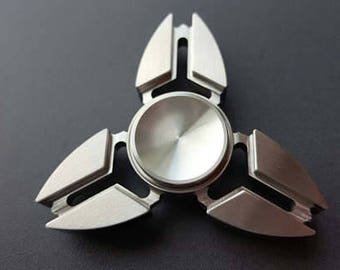 Metal Finger spinner SILVER color. Fast fidget spinner. Antistress toy. Toy for ADHD children's and adults.