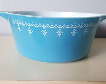 Vintage Pyrex Snowflake dish