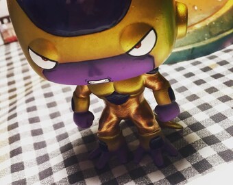 GOLDEN FREEZER Customizado Funko Pop Dragon Ball Super. Customized Golden Freezer Funko Pop Dragon Ball Super