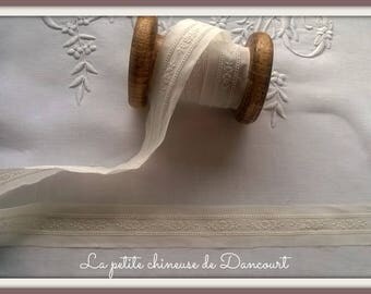"Broderie anglaise" Rose Marie