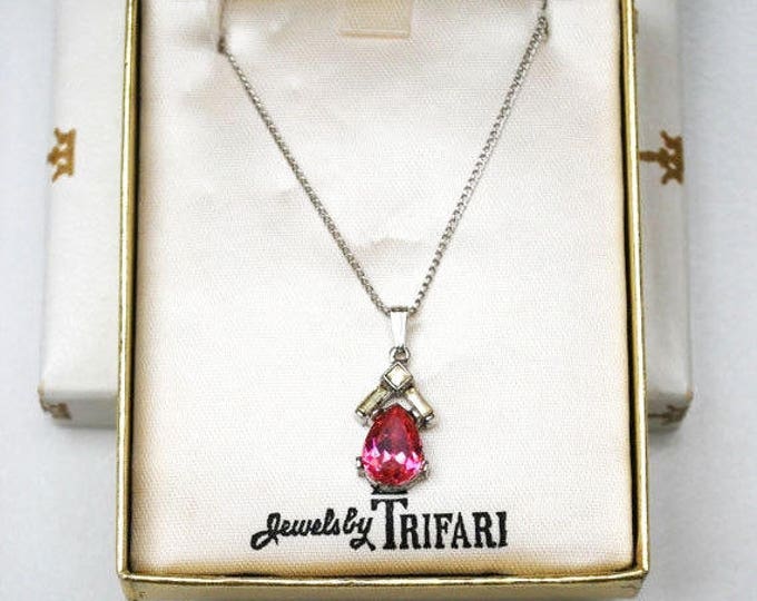 Crown Trifari pendant necklace - pink Rhinestone- vintage - Mid Century - original Box