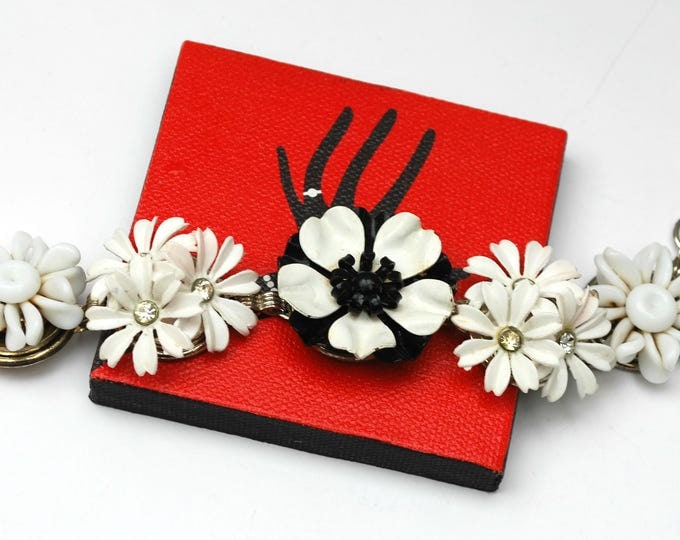 Flower bracelet and Adjustable ring Set - Black White - Enamel flower - White milk glass - Lucite - Rhinestone