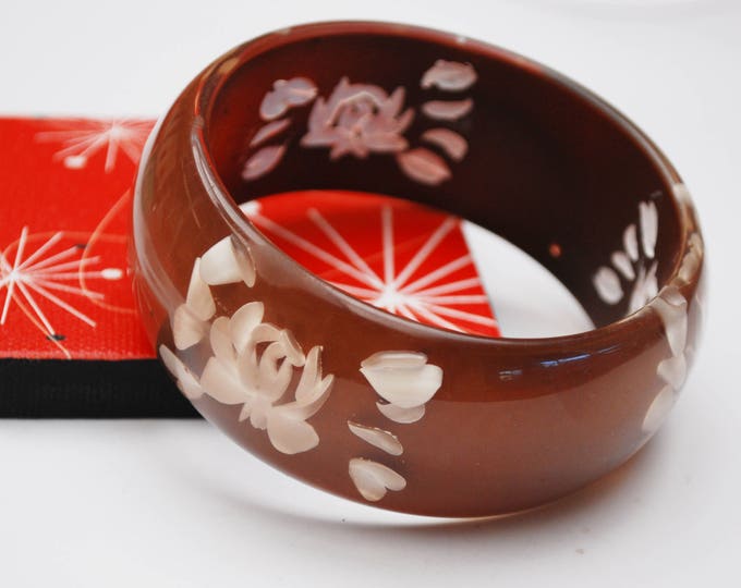 Wide Brown White Flower Bangle - Reversed Carved - molded white Intaglio floral - Brown Lucite bracelet