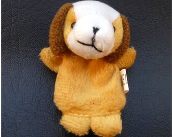 Small toy dog 1 x animal finger puppets