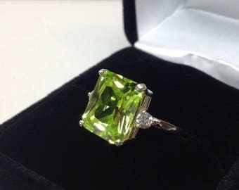 Beautiful 6ct Peridot Quartz & Sterling Silver 14kt White Gold Yellow Gold Ring Size 5 6 7 8 9 Trending Jewelry Gemstones Emerald cut perido