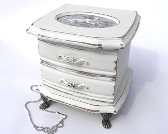 Pretty shabby chic vintage jewellery box in Old White with pale blue French cherub toile fabric inlay