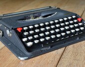 ULTRAPORTABLE - Typewriter Working - Beautiful Black Gossen Tippa - Fully Serviced - Working Perfectly