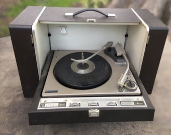 General Electric (GE) solid-state stereo 300 portable phonograph / record player