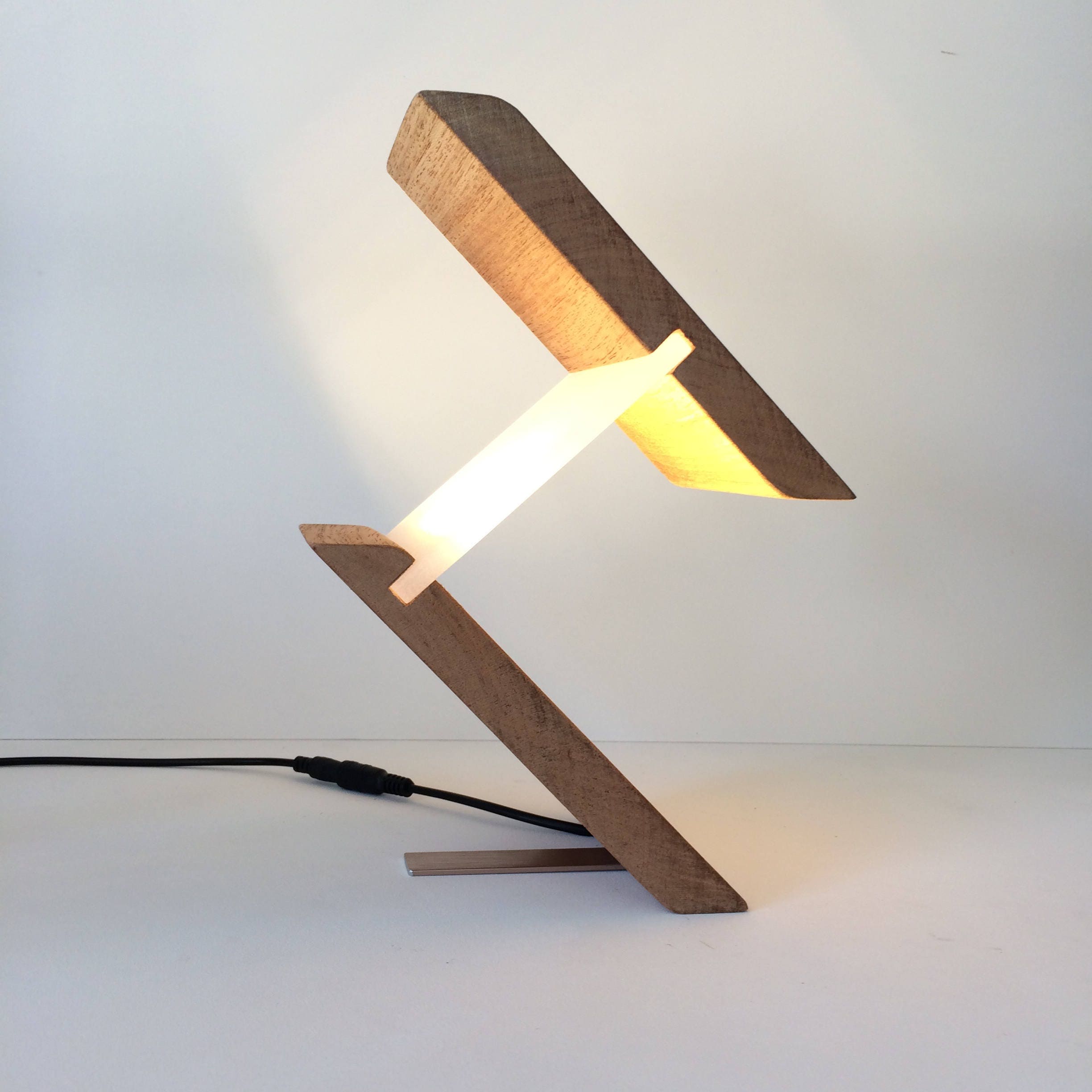 contemporary table lamps uk        <h3 class=