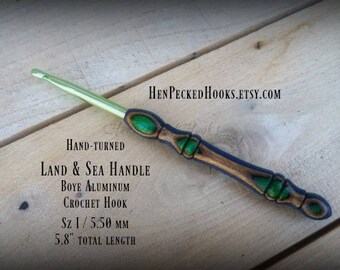 Hand-turned - Land and Sea- SpectraPly™ Ergonomic Handle Boye Aluminum Crochet Hook Sz I / 5.50 mm