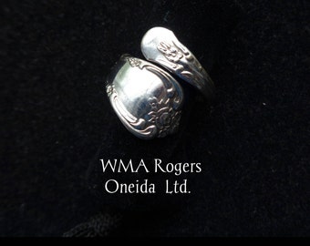 Vintage W.M.A. Rogers Oneida Ltd Silver Spoon Ring in US Size 7 - Sweet Floral Detail