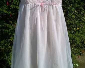 Vintage Babydoll Nightie Negligee 1960s White Nylon Frilly Lace Nightgown Vintage Lingerie Size Medium 60s Keynote Peignoir