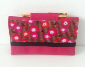 porte chéquier "Fleurs japonaises" en coton enduit et similicuir rose fushia