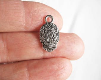SALE - 10 Sugar Skull Charms in Silver Tone - C2576