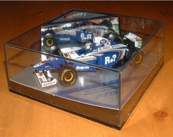 HEINZ-HARALD FRENTZEN Williams-Renault 1997 British Grand Prix Car Model in Mirrored Display Case. 1:43 Diecast Model. F1 Car Model