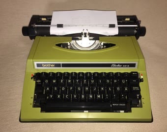 Cursive! Vintage portable electric typewriter brother electric 4612 with italic type electric typewriter with italic font