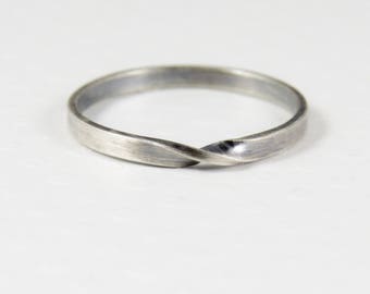 Stacking Ring, Thin Silver Mobius Ring, Sterling Silver Twist Ring, Thin Sterling Silver Ring, Thumb Ring, Infinity Ring