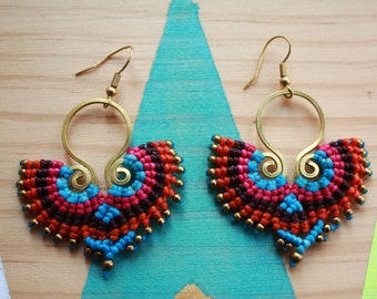 Boucles d'oreilles Ethnique chic en tissu| demi cercle léger à porter | Joli bijou fait main | 2017 | Cadeau mignon pour elle tous les jours