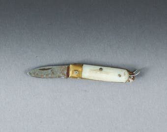 Worlds Tiniest Knife III