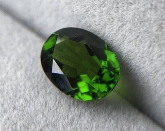 Pierre Précieuse Tsavorite Grenat Vert Vif 0.86ct - Format Ovale 6.5x5mm - Naturelle, Tanzanie - Neuf