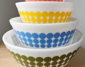 Pyrex New Dot Mixing bowls, 400 setof 4 , green, orange, yellow and blue