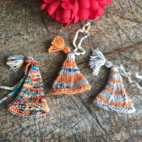 Items similar to Knitted ornaments, hat ornaments, Xmas ornaments