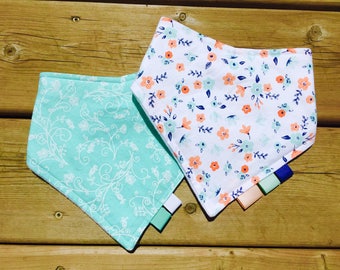 Floral Bandana Bib, Teal Bandana Bib, Girly Drool Bibs, Turquoise Bandana Bib, Floral Bib Set, Bavoir Fleuri, Baboir Turquoise, Bavette