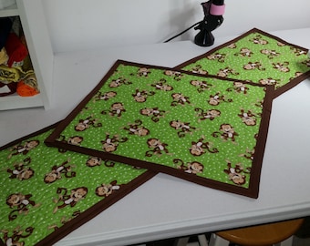 CimplyQuilts - Childrens Table Runner and Table Topper - Monkeys