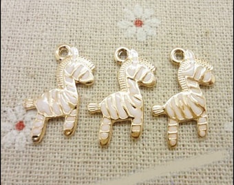 5 charms small Golden Zebra glazed white, 21 * 16mm
