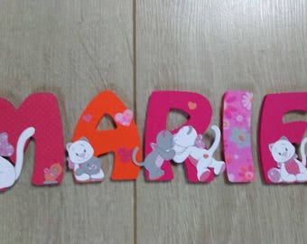 Prenom enfant lettre en bois 8cm - thématique iris & babette