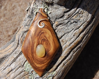 Pendant d jewelry quartz inlaid in wood
