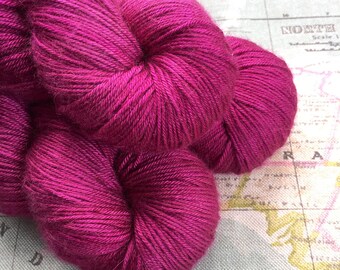 Tanami baby camel and silk hand dyed 4ply yarn - Electric Junkyard
