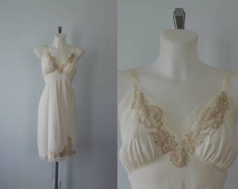 Vintage Ivory Full Slip, 1960s Full Slip, Vintage Lingerie, Vintage Slip, Romantic, Wedding, Ivory Slip, 1960s Lingerie