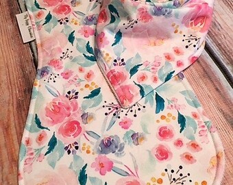 Baby burp cloth set-girl burp cloth set-Baby gift-floral bandana bib-baby girl bib Set-Bandana Bib-floral Burp Cloth-Designer Bib set