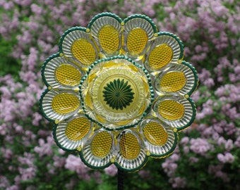 Glass Garden Flowers, Yard Sun Catcher, Garden Yard Art and outdoor Garden sun catcher with recycled glass
